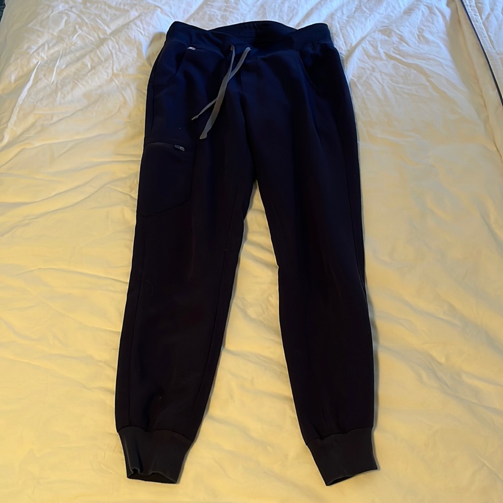 Navy Zamora Figs scrub joggers XS